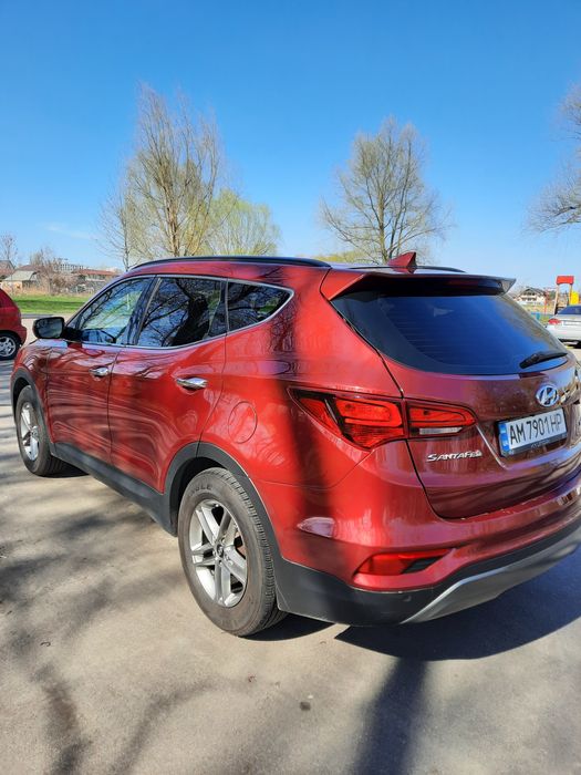 Продаю Hyundai Santa Fe 2016