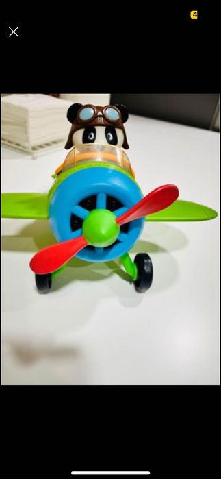 brinquedo avião do panda