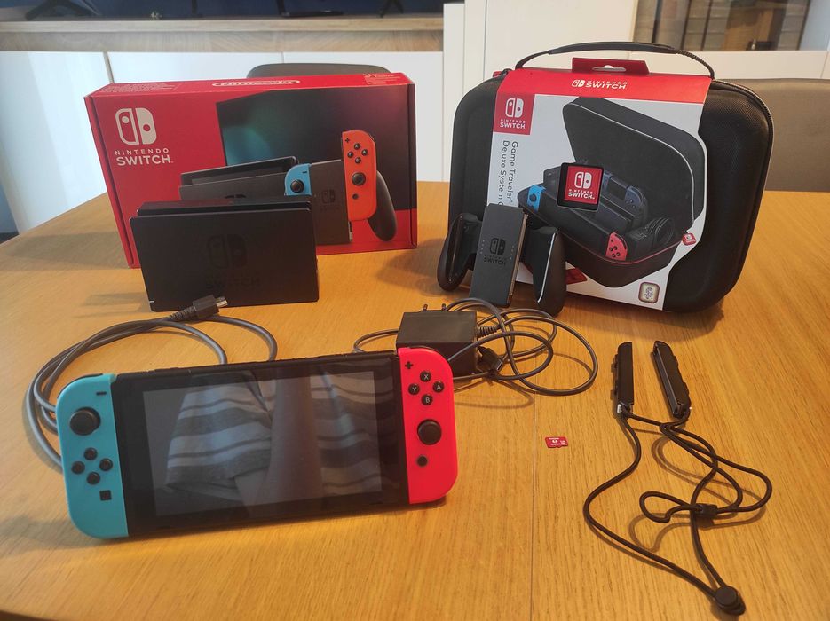 nintendo switch + etui