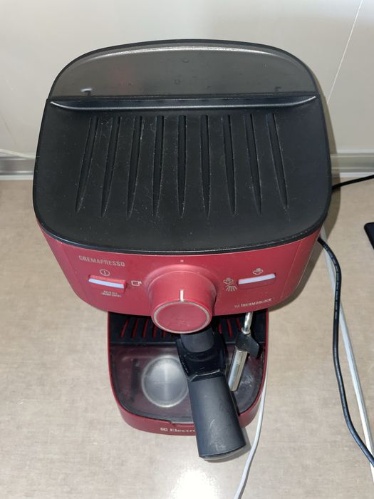 Кофеварка Electrolux Cremapresso EEA 255