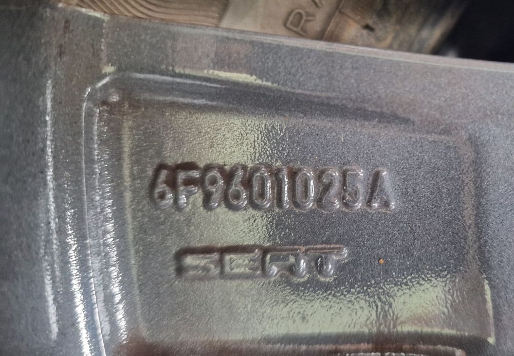 Jante especial Seat Arona 17".  Original.