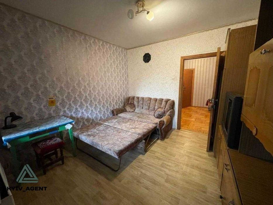 4 окремі кімнати по вул  Олександри Екстер 12 ! Низький поверх