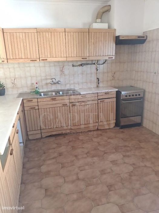 Apartamento T2 em Moradia