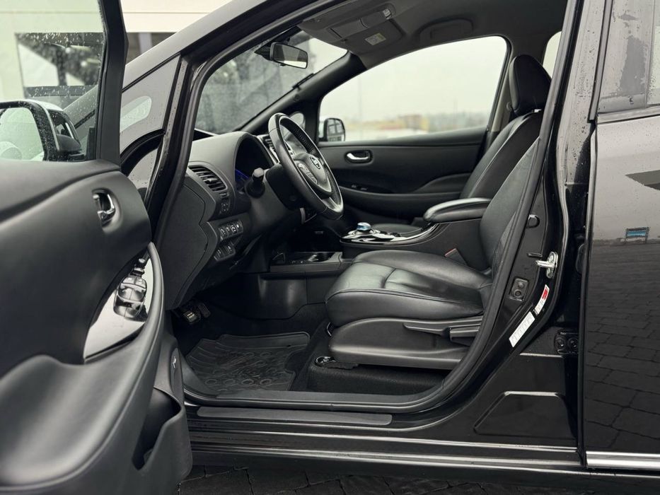 Nissan Leaf Tekna 24 kWh 11/12 Електро Авто
