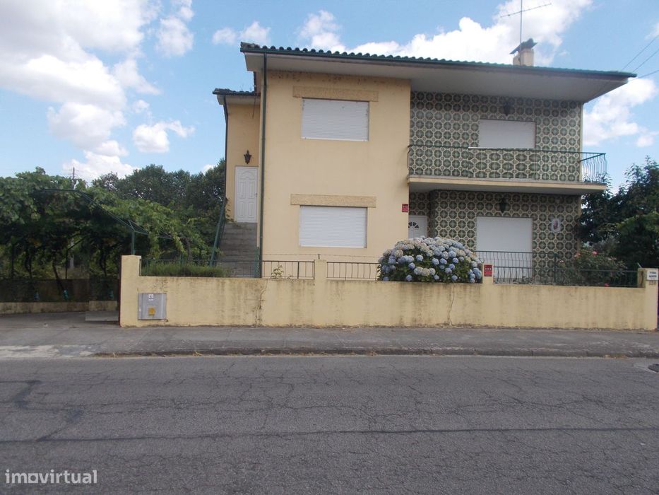 Chaves Outeiro Seco  Casa e Terreno 1035 m2  Oportunidade