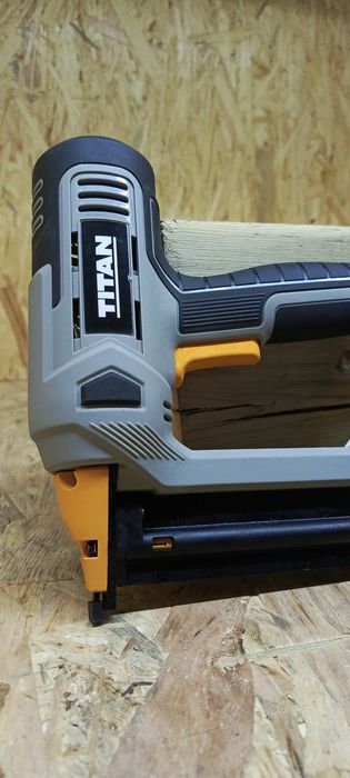 Gwoździarka elektryczna titan