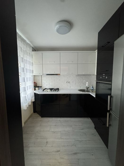 Продаж 3-кімнатної з меблями та ремонтом м. Калуш