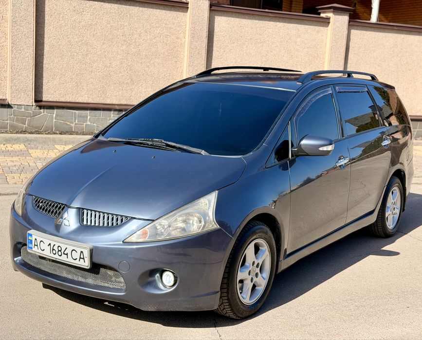 Mitsubishi GRANDIS 7 Мест Автомат