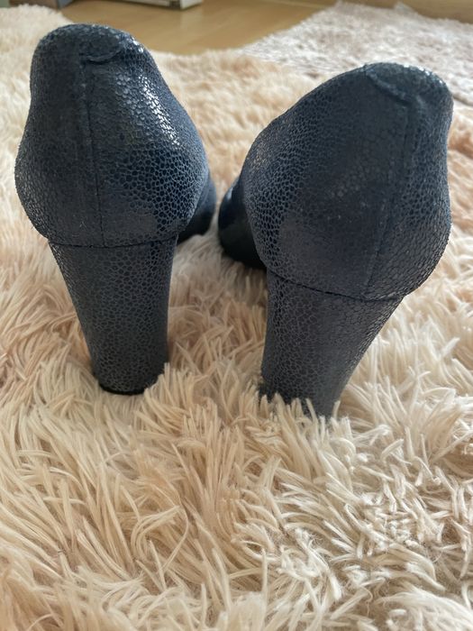 Szpilki Granatowe Lasocki