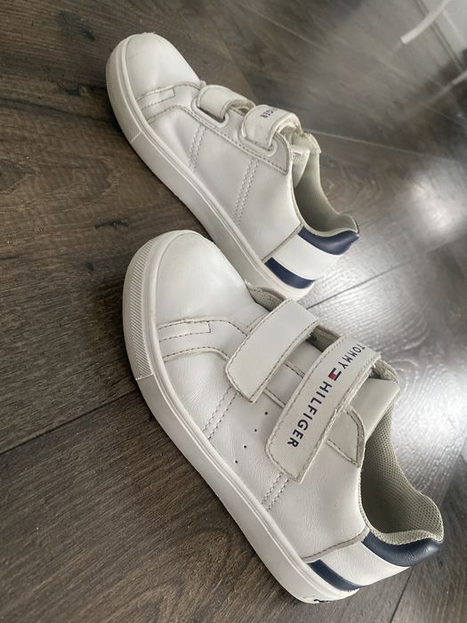 Białe sneakersy dla chłopca tommy hilfinger 30