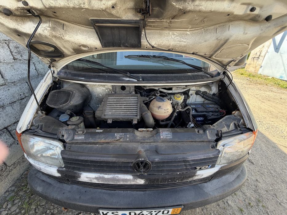 Бус VW Transporter