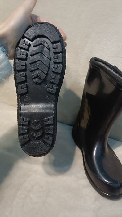 Чоботи з утепленням 33 розмір. довжина устілки 22 см