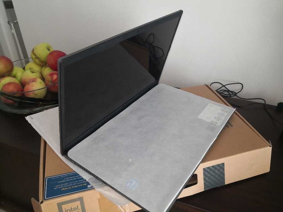 Laptop dotykowy Asus VivoBook Core i3 X515