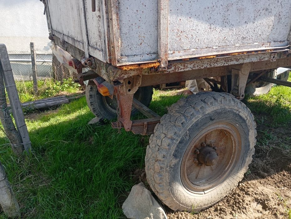 Прицеп тракторний