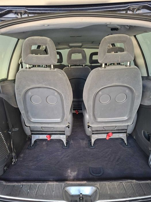 Ford Galaxy com caixa automática