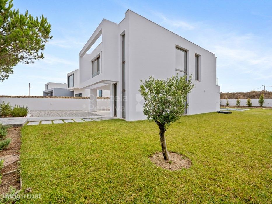 Moradia T3 independente com piscina em Gouveia, Sintra