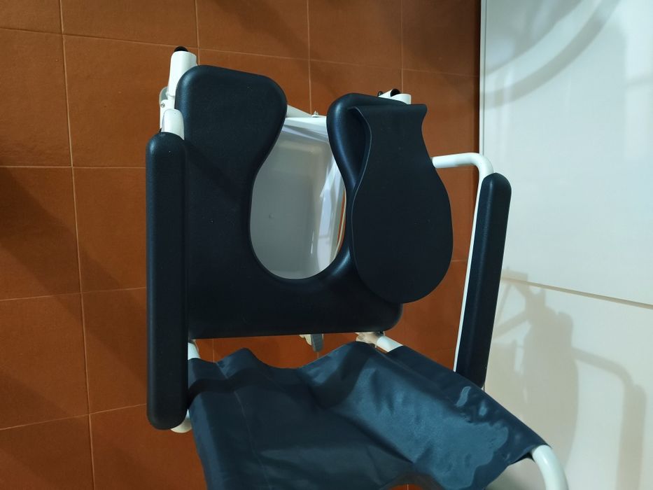 Cadeira de banho INVACARE como nova