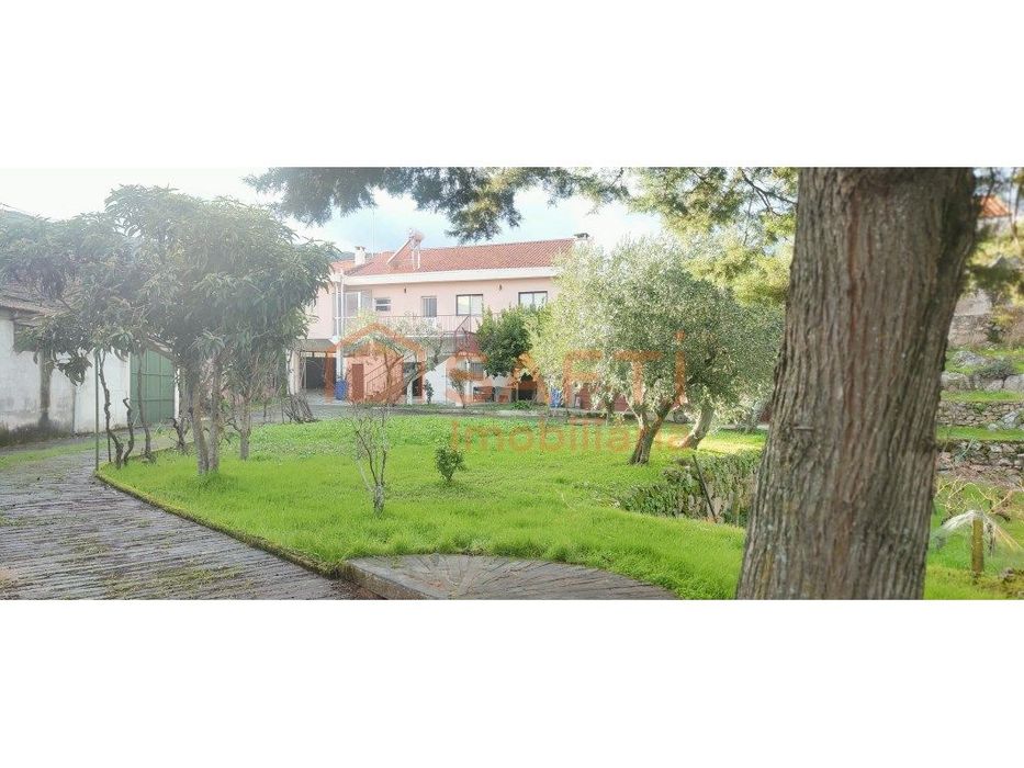 Moradia T3+1 com Terreno — Custóias, Guarda