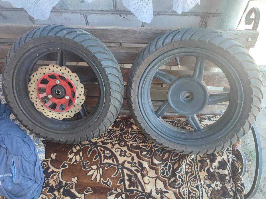 продам колеса від скутера 150 куб, диски в зборі 157qm. R13