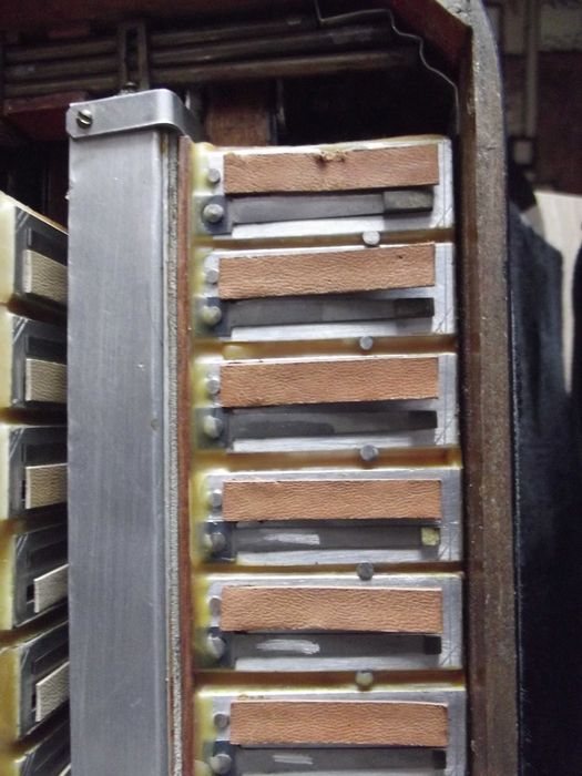 Akordeon International kanałowy 120