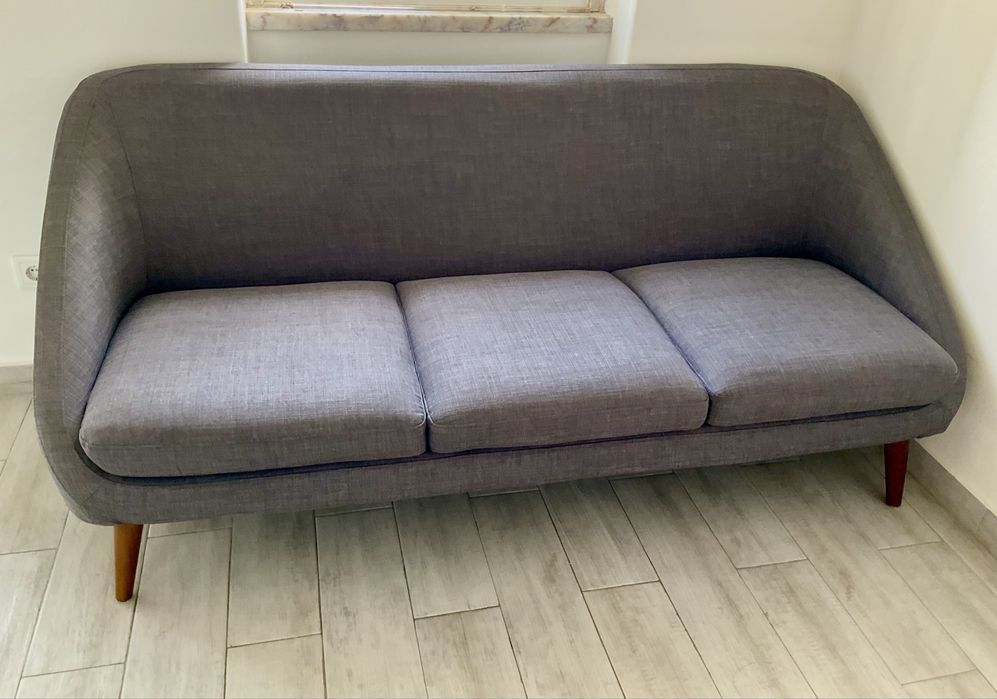 Sofá 3 lugares estilo vintage em otimo estado