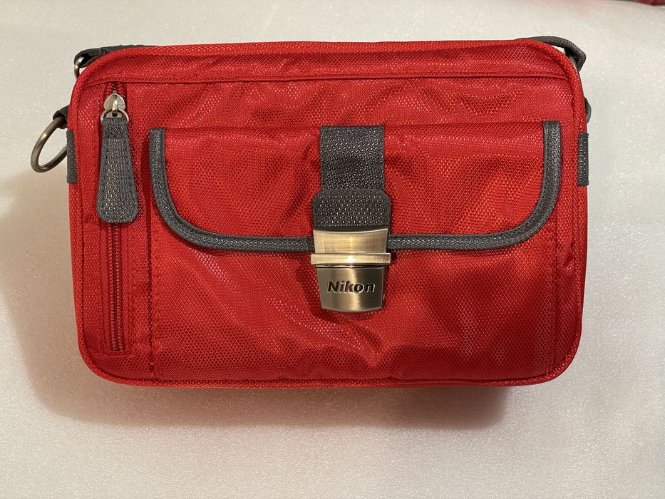 Сумка для фотоаппарата Nikon Compact Camera Case Red чехол кейс