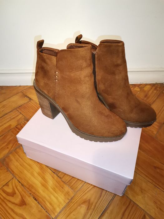 Botas de Camurça Camel - NOVAS!