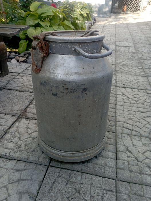 Ємність для води, бідон