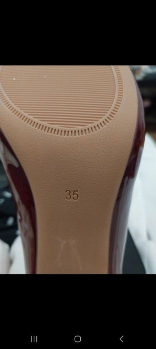 Scarpin vermelho borgonha