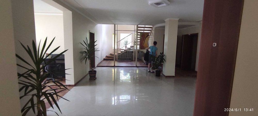 Без посредников. Продается просторный дом в Гатном – 300 м², 12 соток!