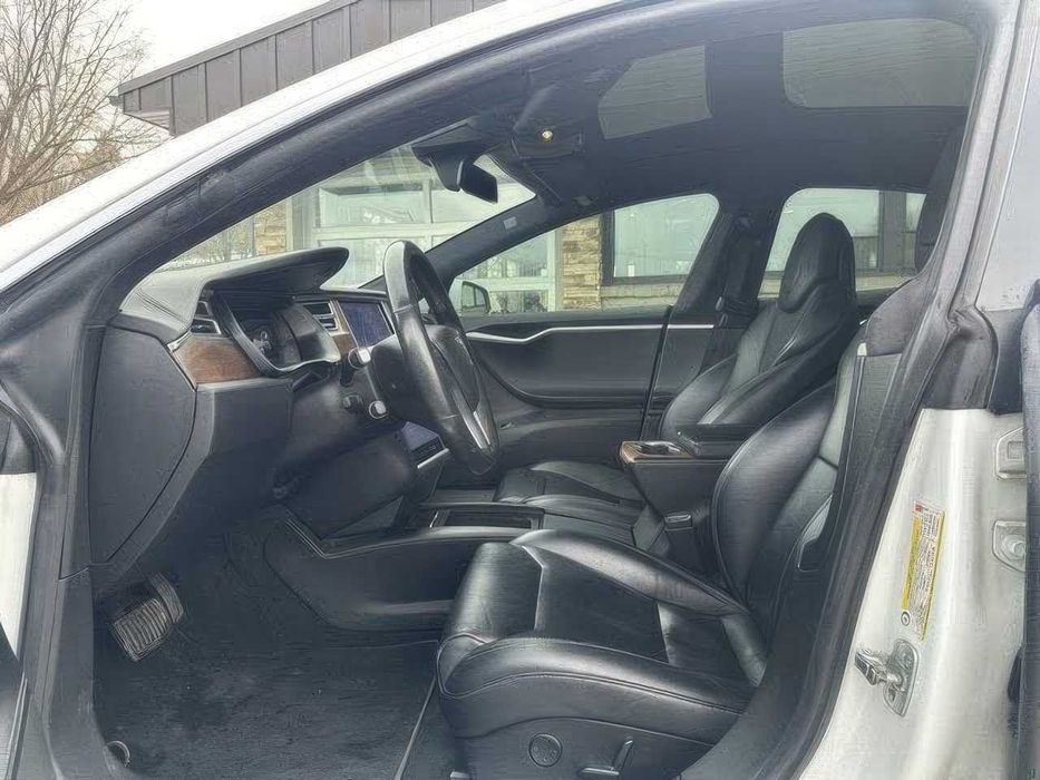Tesla Model S P100D      2017