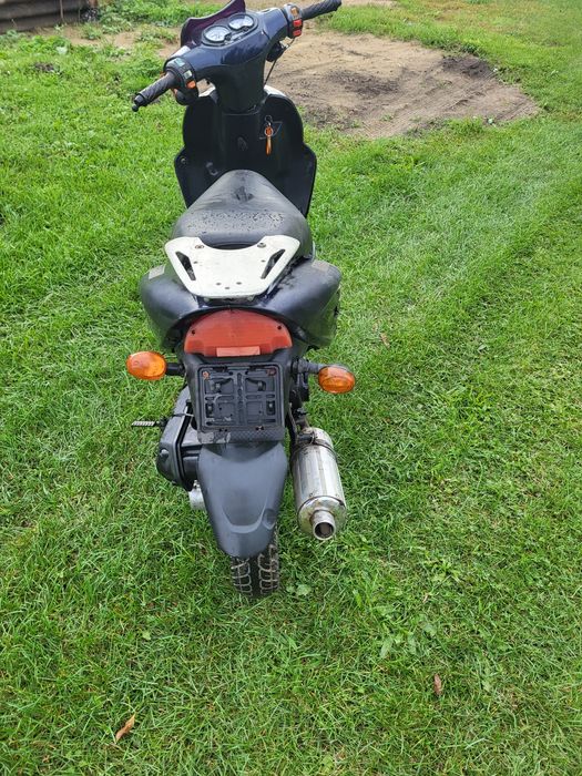 Продам скутер на запчастини ціляком