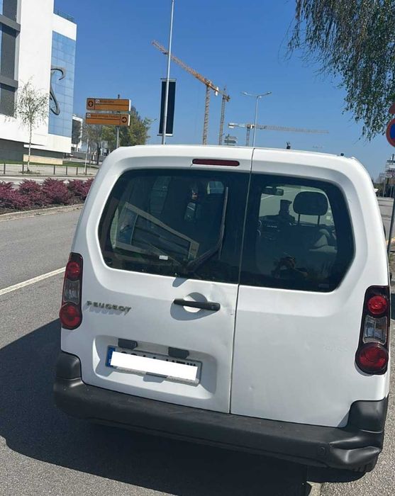 Carrinha Peugeot Partner 5 lugares