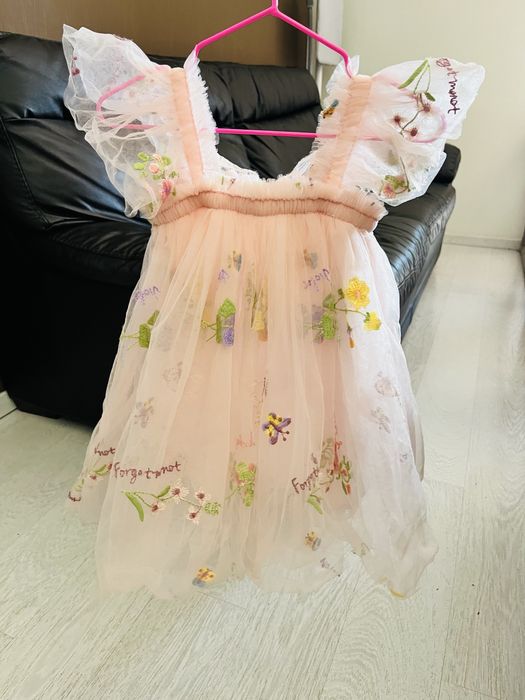 Ніжна святкова сукня