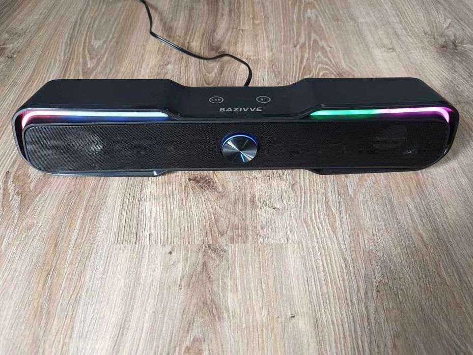 Głośnik czarny zmienia kolory