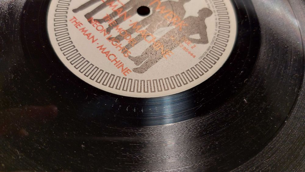 Kraftwerk – The Man•Machine (LP)