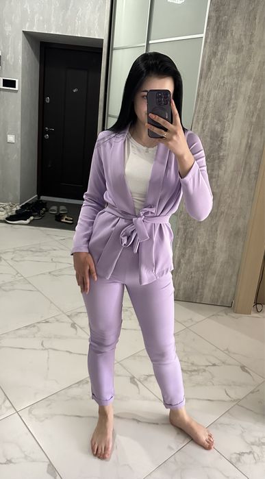 Брючный лавандовый костюм пиджак и брюки S
