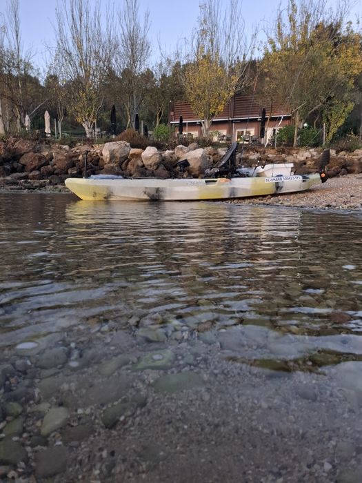 Kayak de pesca Narval, motor, bateria, carregador