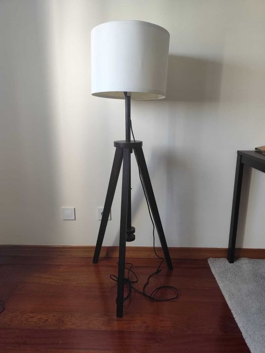 Candeeiro de pé LAUTERS (IKEA)