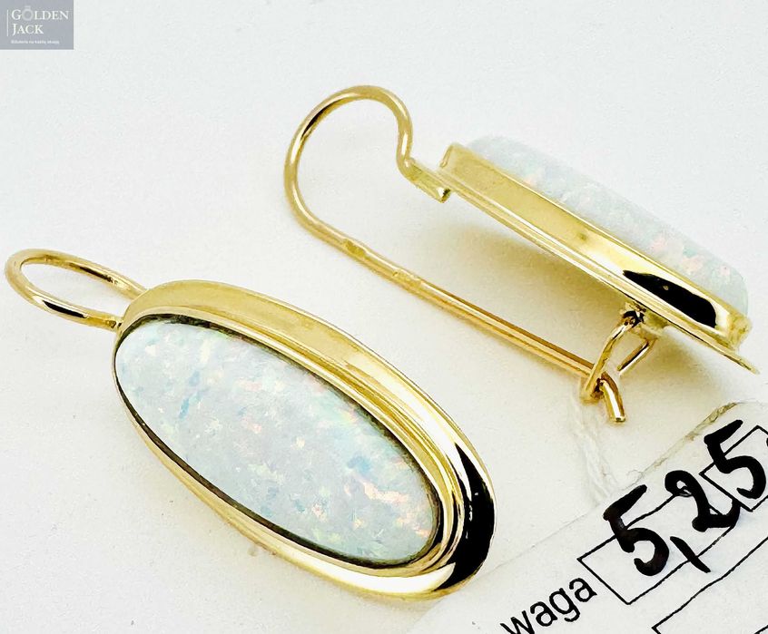 Złote owalne kolczyki z Opalem złoto pr. 585 waga 5,25 g dł. 3,3 cm