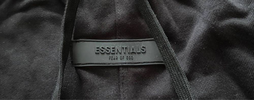Шорти Essentials сірі і чорні