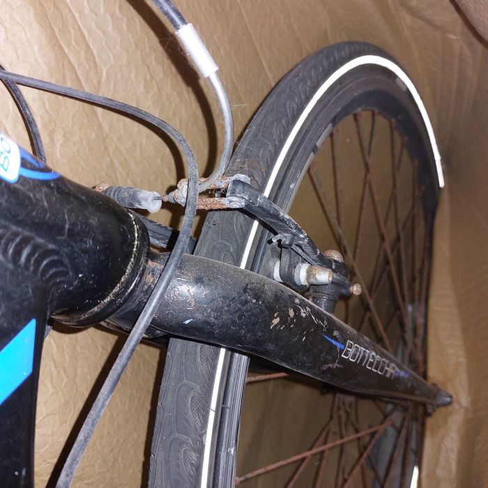 Bicicleta de marca reconhecida,  usada