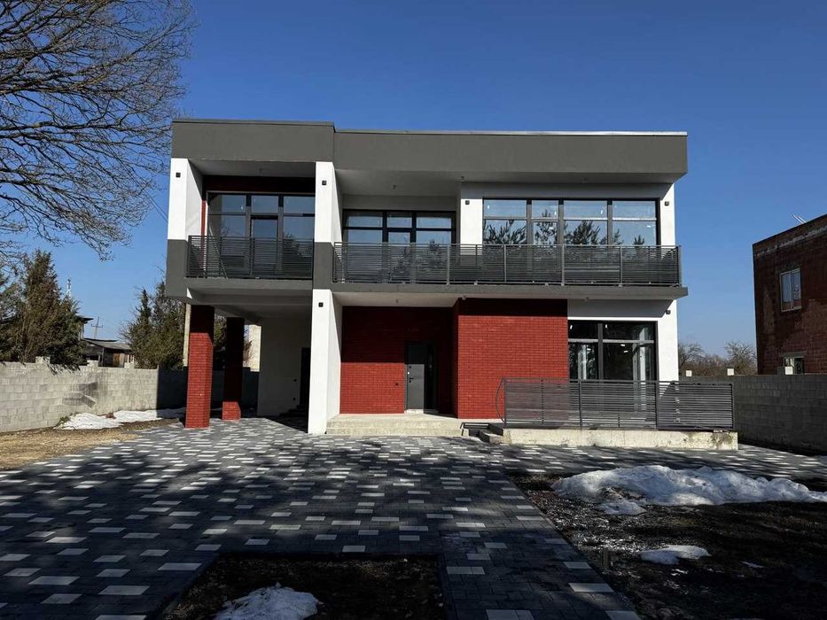 Продаж окремо стоячого будинку у Бірках