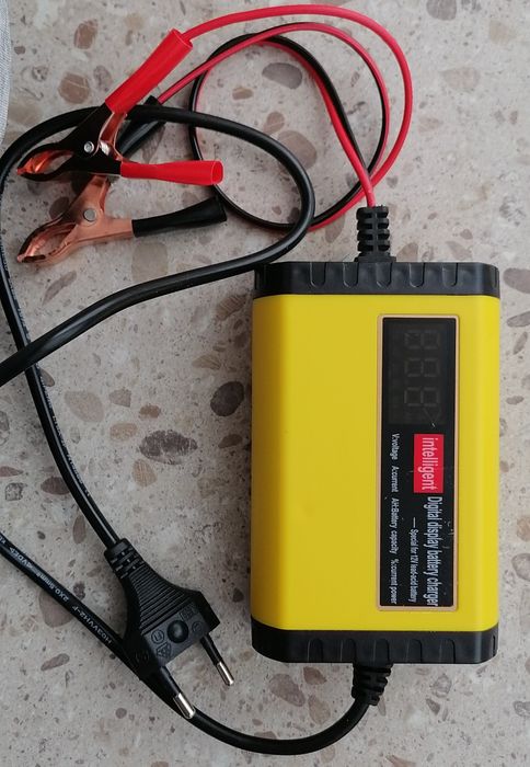 Зарядное Intelligent 12v 2A