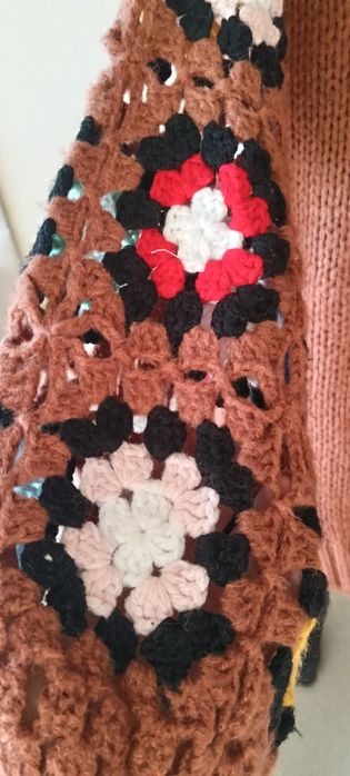 Super sweter z cudnymi rękawami