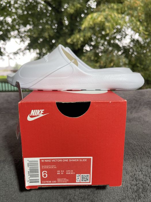 Nowe klapki Nike
