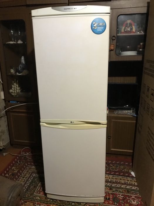 Холодильник LG б/в 10+ років