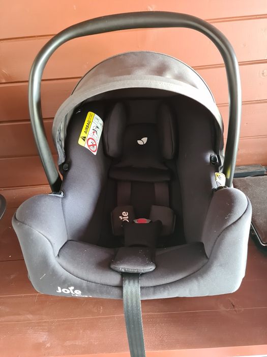 Fotelik samochodowy z bazą