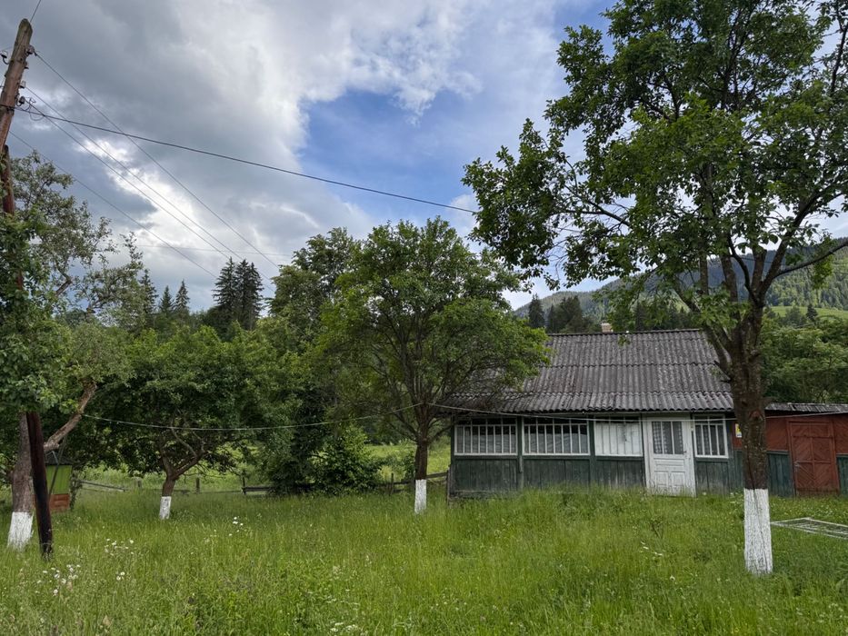 Земельна ділянка із будинком в горах, Красник