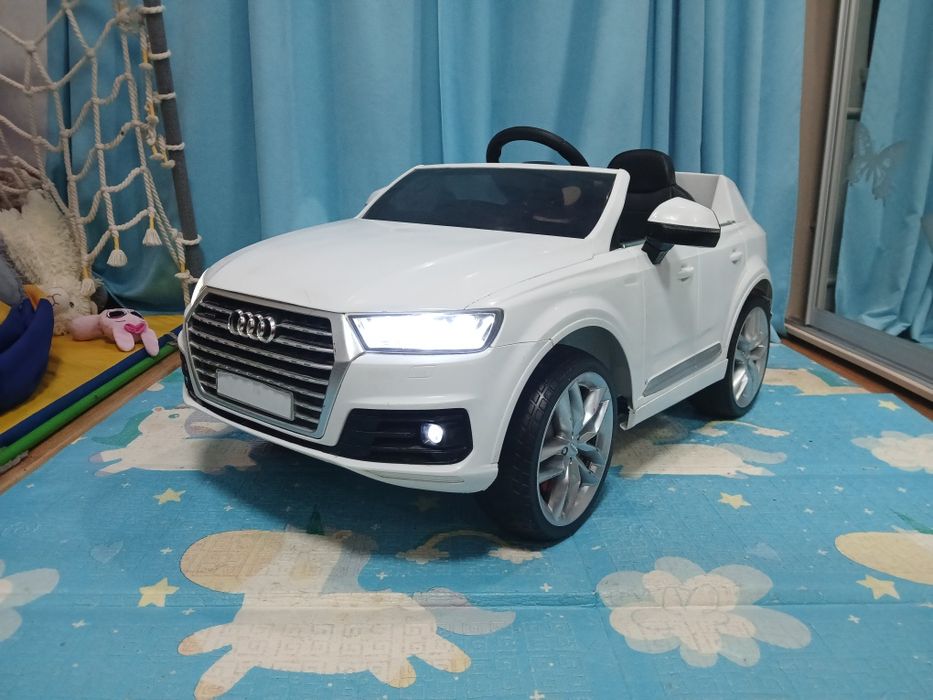 Електромобіль электромобиль машинка на пульте управления аккумуляторе